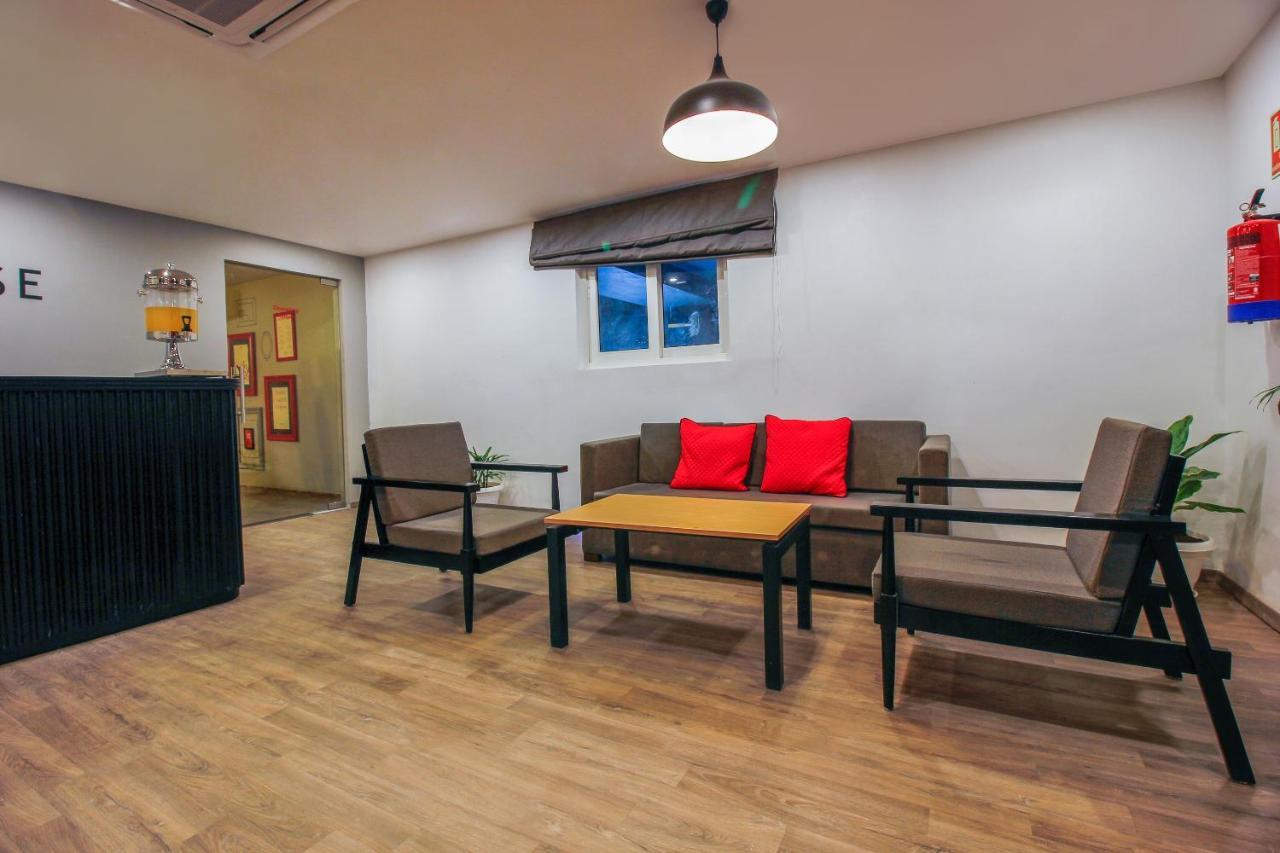 Hotel Townhouse White Ridge Shivam Road à Lālāguda Extérieur photo
