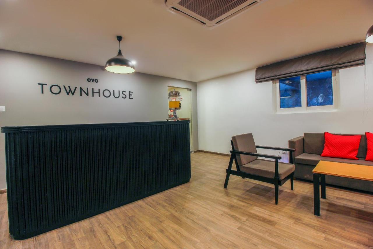 Hotel Townhouse White Ridge Shivam Road à Lālāguda Extérieur photo