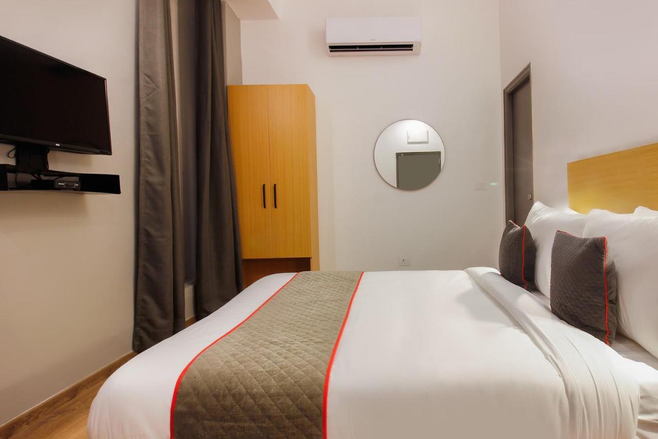 Hotel Townhouse White Ridge Shivam Road à Lālāguda Extérieur photo