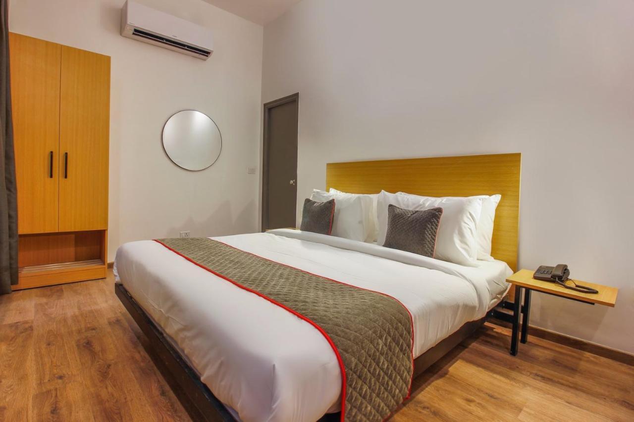 Hotel Townhouse White Ridge Shivam Road à Lālāguda Extérieur photo