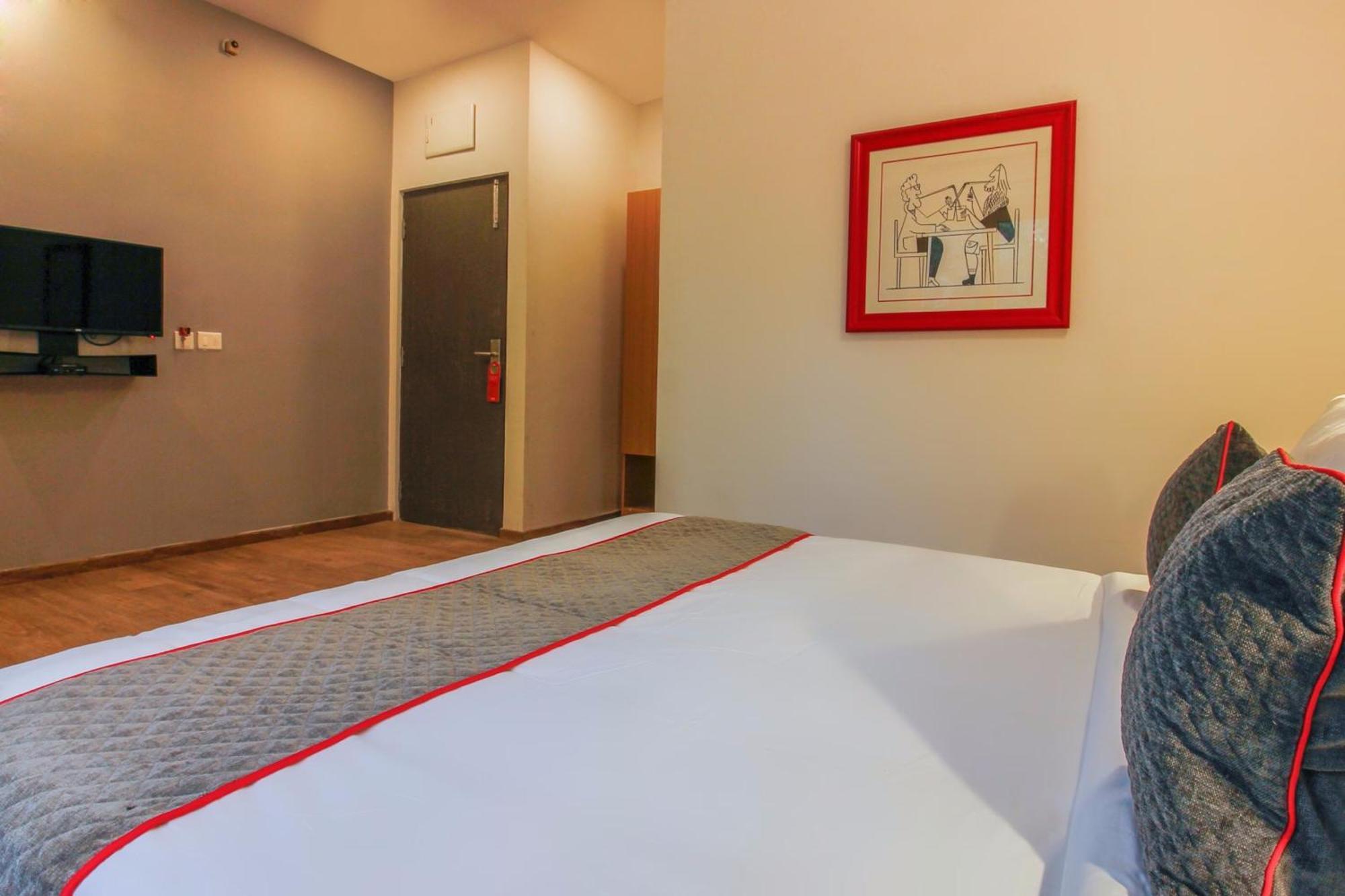 Hotel Townhouse White Ridge Shivam Road à Lālāguda Extérieur photo