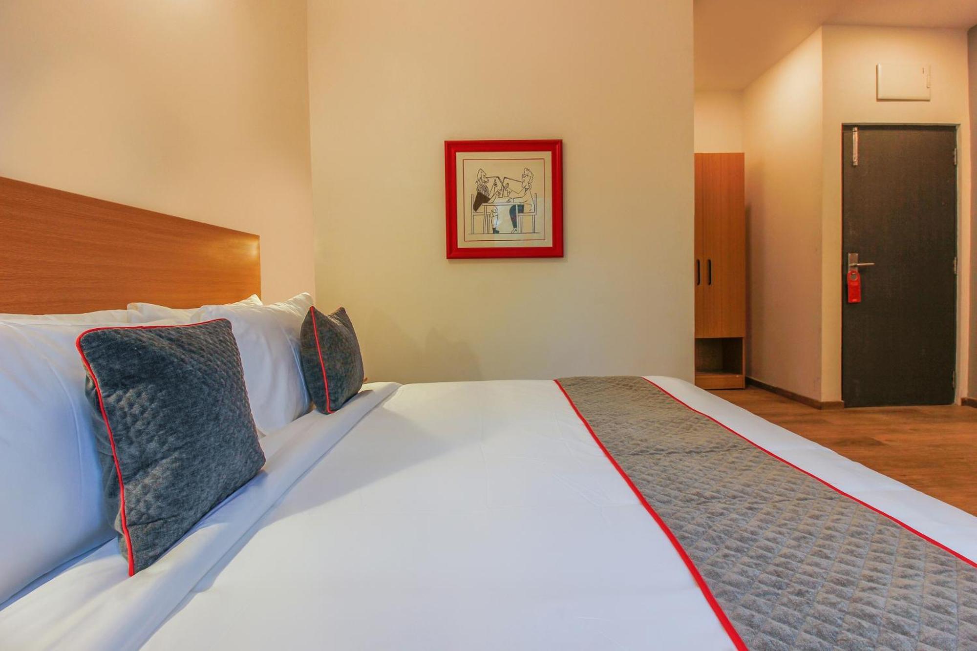 Hotel Townhouse White Ridge Shivam Road à Lālāguda Extérieur photo