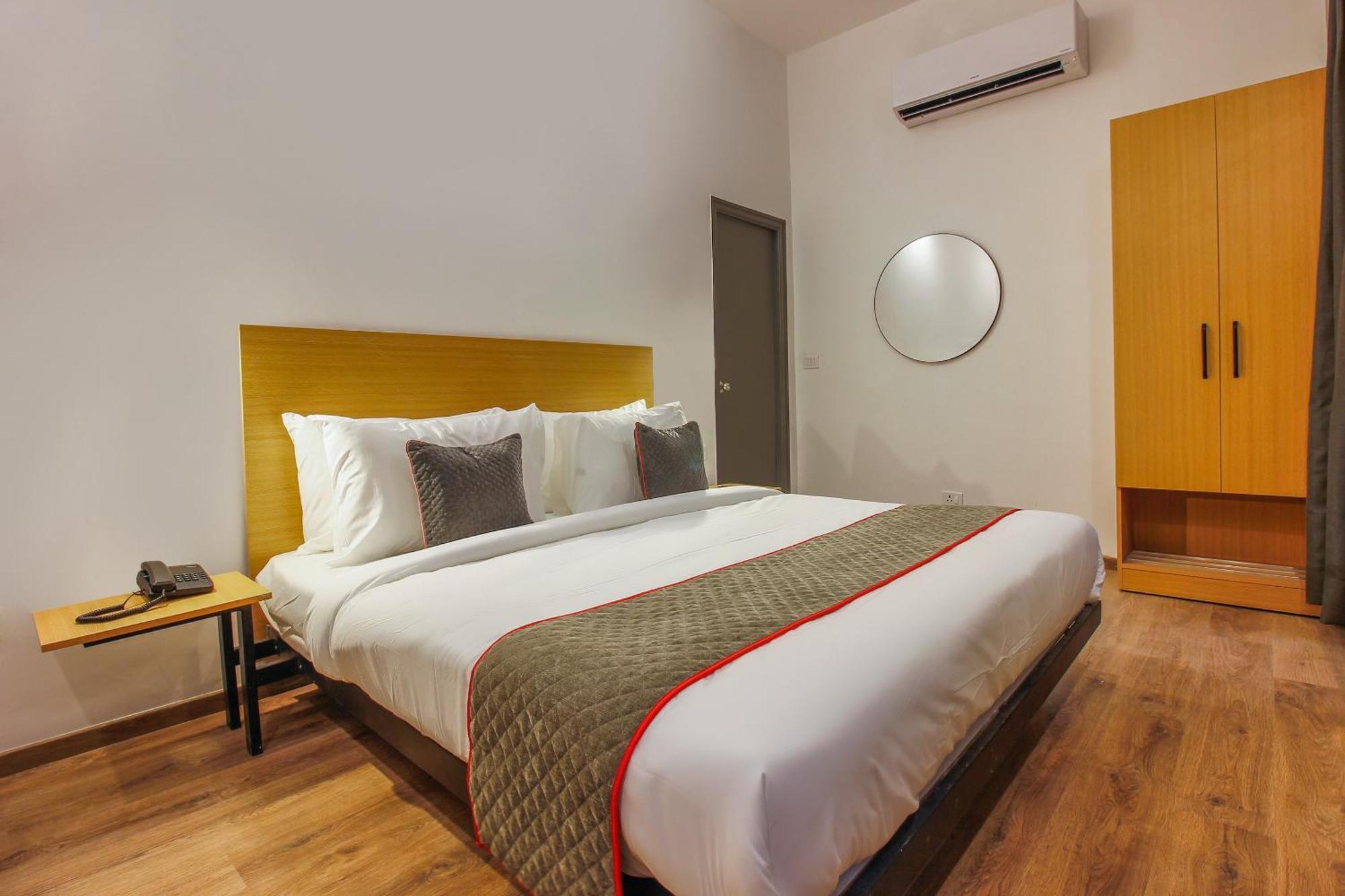 Hotel Townhouse White Ridge Shivam Road à Lālāguda Extérieur photo