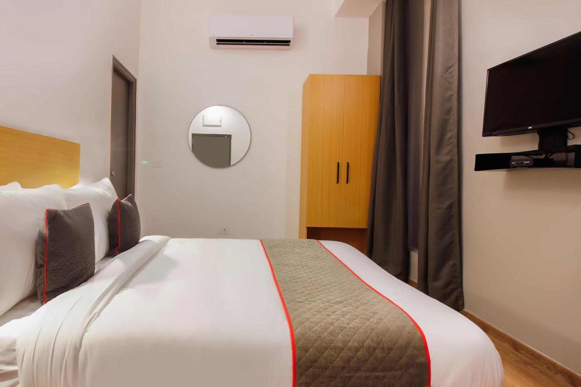 Hotel Townhouse White Ridge Shivam Road à Lālāguda Extérieur photo